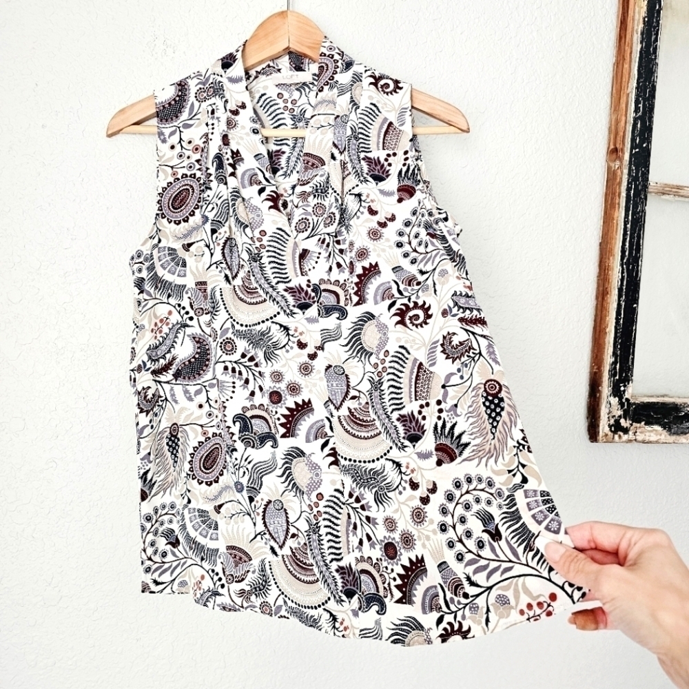 Loft Pleated V-Neck Sleeveless Colorful Paisley Blouse Size Small Petite SP